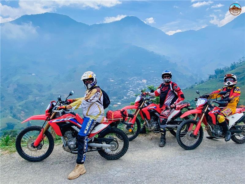 HA GIANG LOOP MOTORCYCLE DIRT BIKE TOUR 4 DAYS  $ 430 VND 10.100.000/ PERSON 