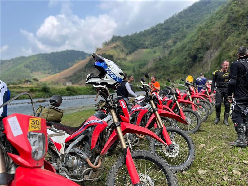 HA GIANG LOOP MOTORCYCLE DIRT BIKE TOUR 3 DAY $ 330 VND 7.690.000/ PERSON/ 